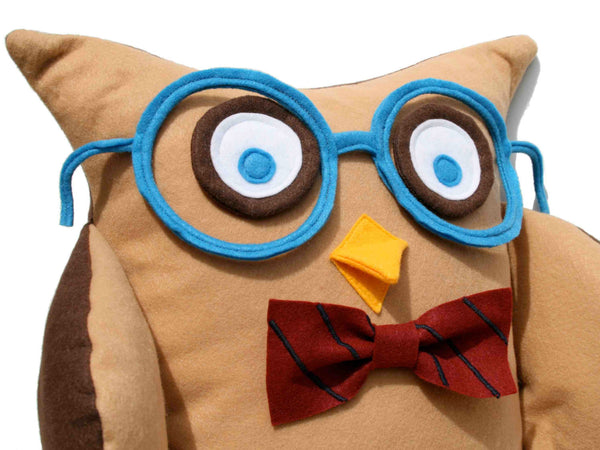 Oliver - A Slightly Geeky Owl 16 inch pillow cover - Studio Arethusa
 - 4